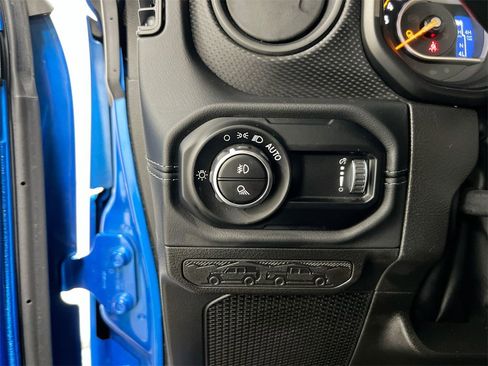 Used 2024 Jeep Gladiator Rubicon image 19