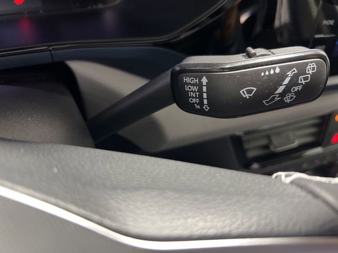 Certified 2023 Volkswagen Taos SE image 38