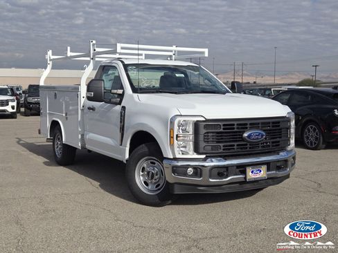 New 2026 Ford F250 XL w/ XL Chrome Package image 1