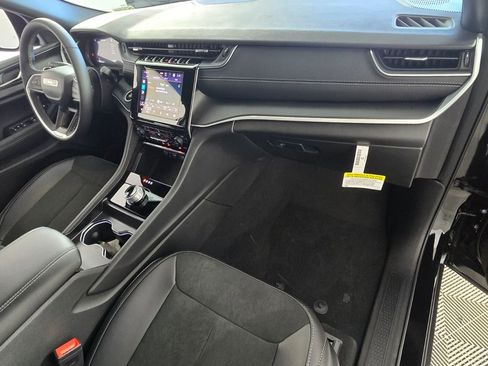New 2025 Jeep Grand Cherokee L Laredo RWD image 15
