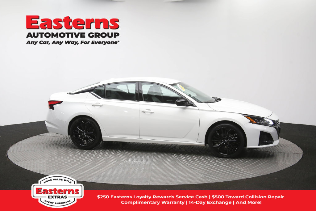 Used 2024 Nissan Altima 2.5 SR FWD image 43