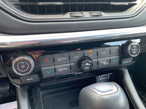 Used 2022 Jeep Compass High Altitude AWD/4WD image 21
