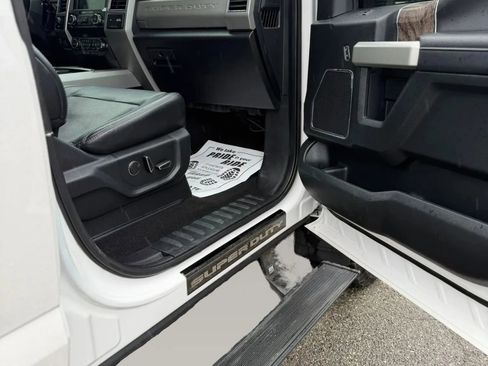 Used 2019 Ford F250 Lariat AWD/4WD image 10