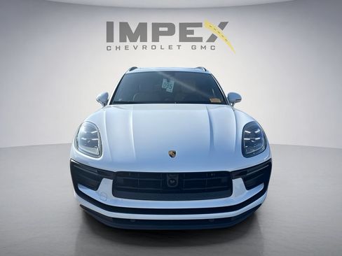 Used 2024 Porsche Macan AWD/4WD image 8