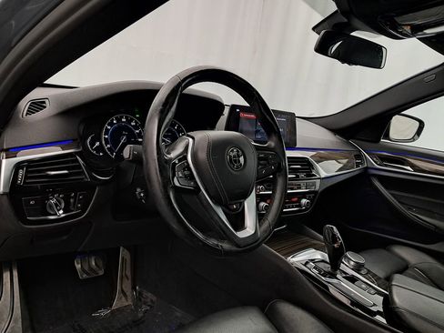 Used 2018 BMW 530i xDrive image 8