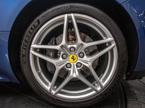 Used 2016 Ferrari California T RWD image 47