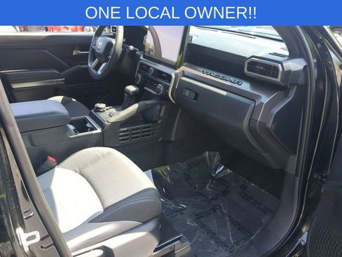 Used 2025 Toyota Tacoma TRD Sport AWD/4WD image 39