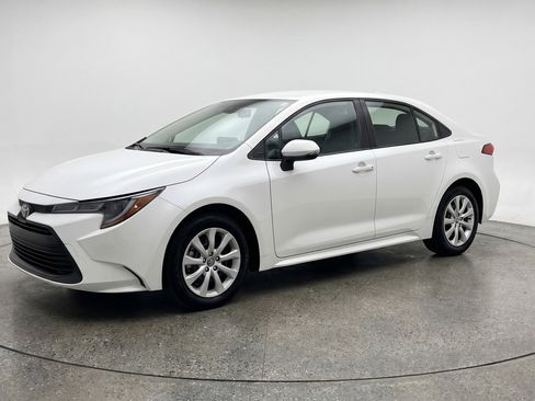 Used 2025 Toyota Corolla LE FWD image 3