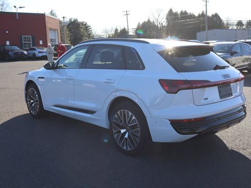 Used 2024 Audi Q8 e-tron Premium Plus w/ Premium Plus Package image 7