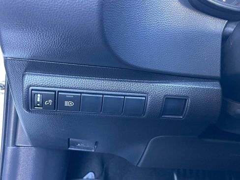 Used 2020 Toyota Corolla LE w/ Carpet Mat Package (TMS) image 31