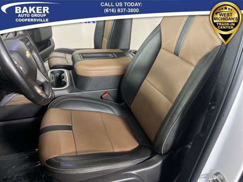 Used 2021 Chevrolet Silverado 1500 High Country w/ Technology Package image 21