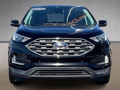 Used 2024 Ford Edge Titanium image 3