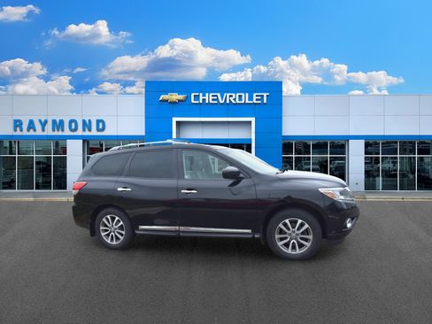 Used 2016 Nissan Pathfinder SL w/ SL Premium Package AWD/4WD image 2