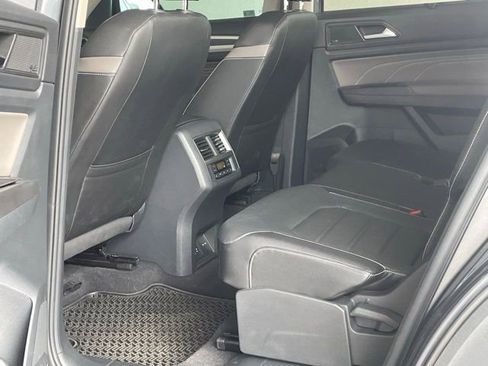 Used 2023 Volkswagen Atlas SEL Premium image 17