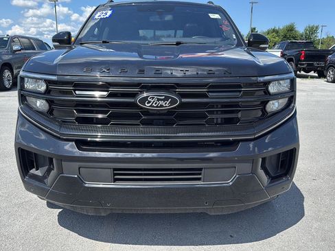 Used 2025 Ford Expedition Max Platinum w/ Stealth Appearance Package AWD/4WD image 2