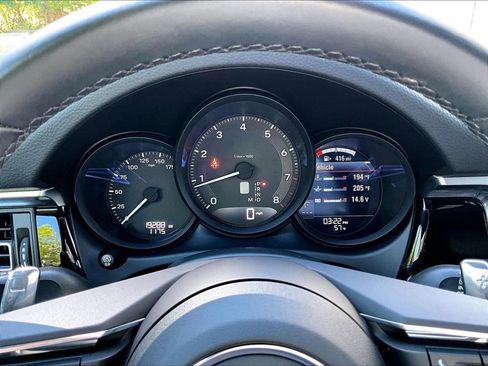 Certified 2023 Porsche Macan AWD/4WD image 25