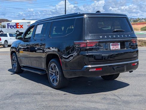 Used 2024 Jeep Wagoneer L Series II w/ Flexible Seating Group AWD/4WD image 13