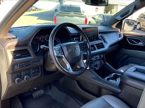 Used 2021 Chevrolet Tahoe Z71 w/ Z71 Signature Package image 16