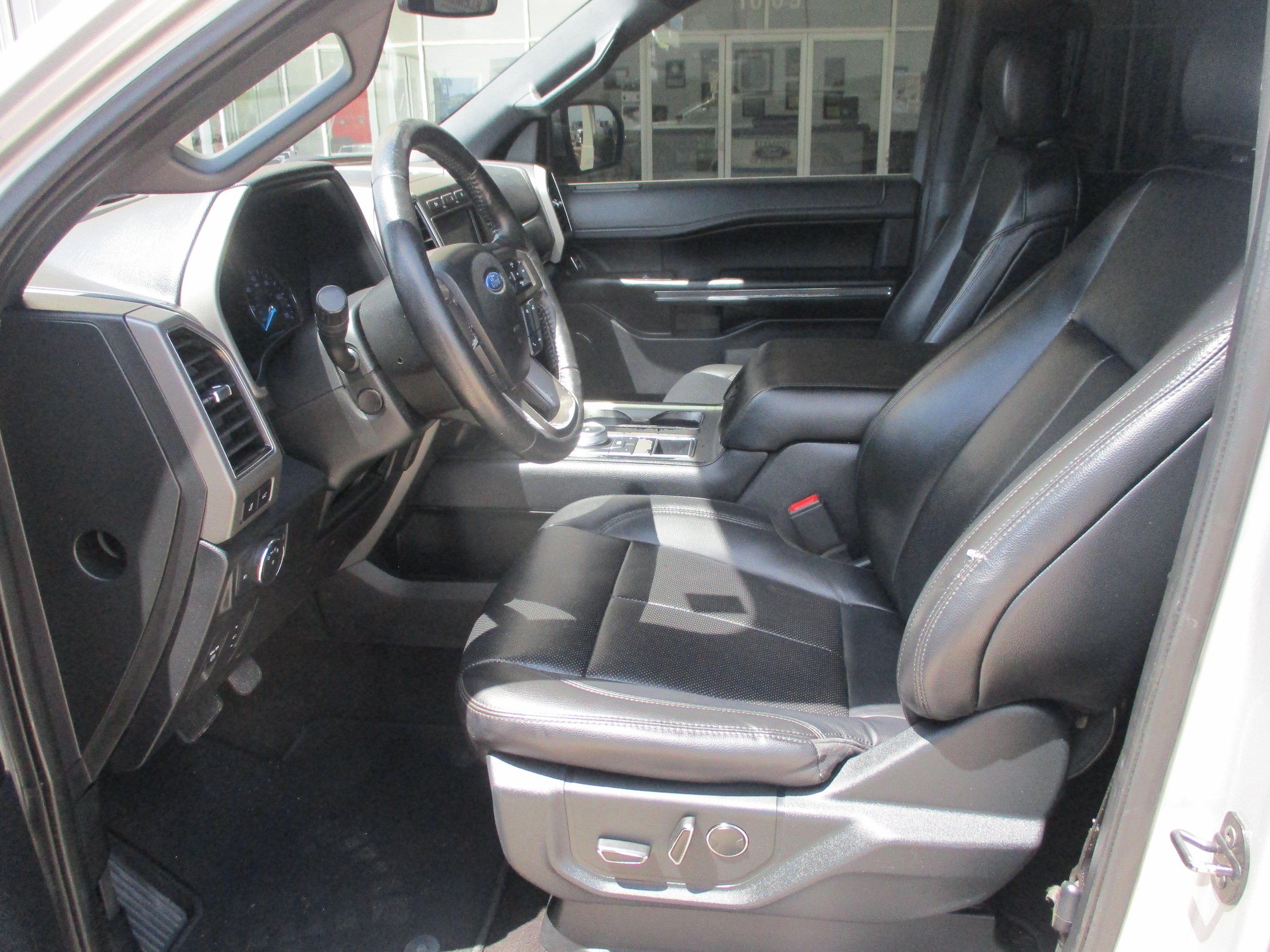 Used 2019 Ford Expedition XLT w/ Equipment Group 202A RWD image 4