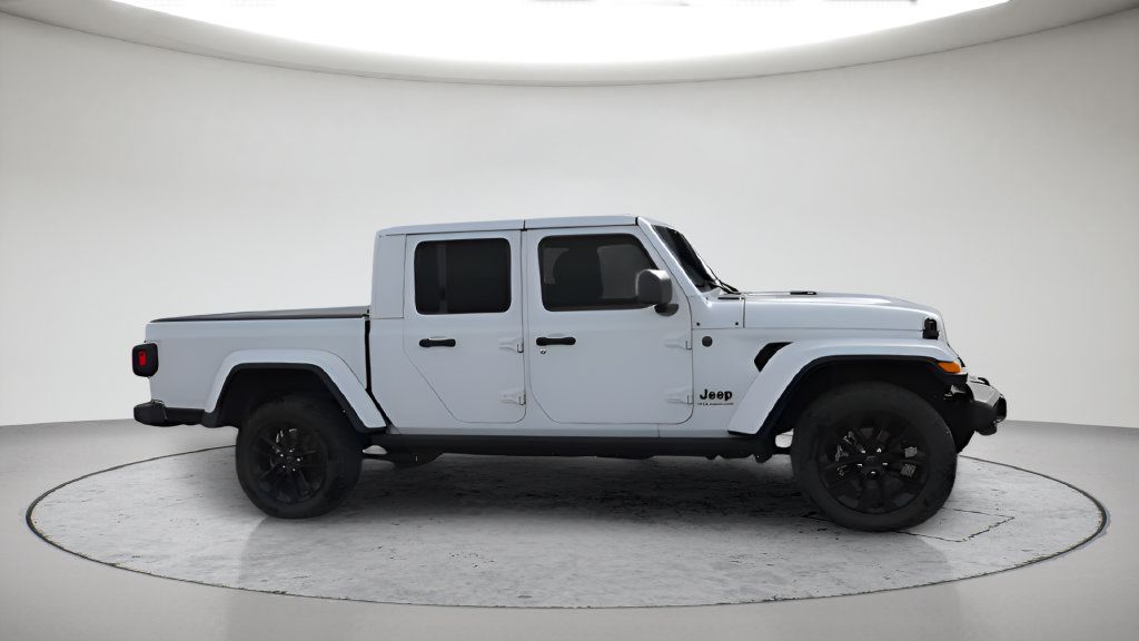 Used 2025 Jeep Gladiator Sport AWD/4WD image 9