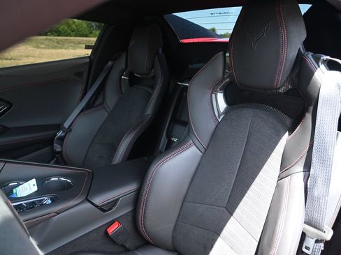 Used 2026 Chevrolet Corvette Z06 w/ Stealth Interior Trim Package RWD image 16
