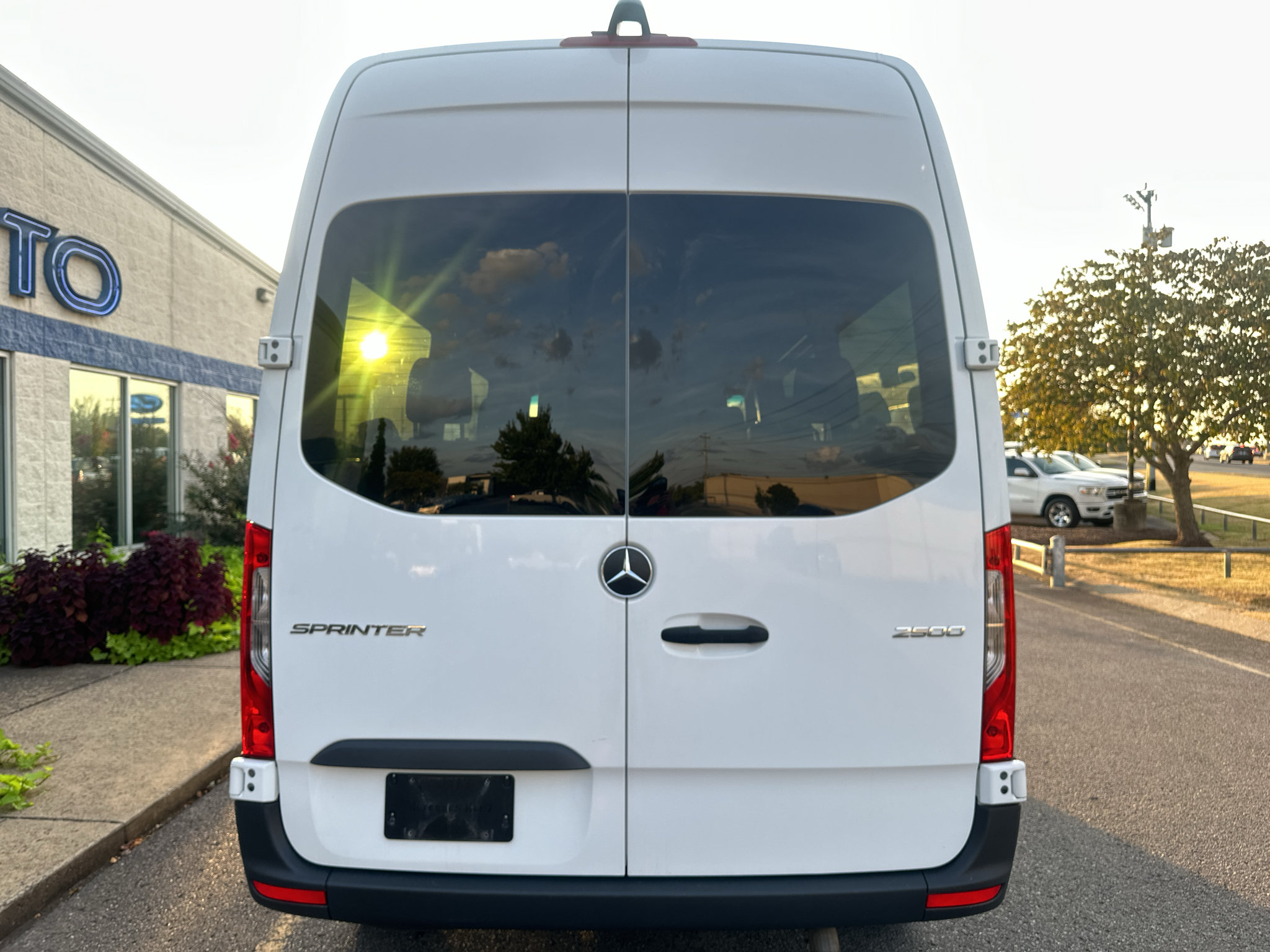 Used 2024 Mercedes-Benz Sprinter 2500 image 5