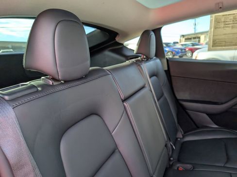 Used 2023 Tesla Model Y Performance image 15