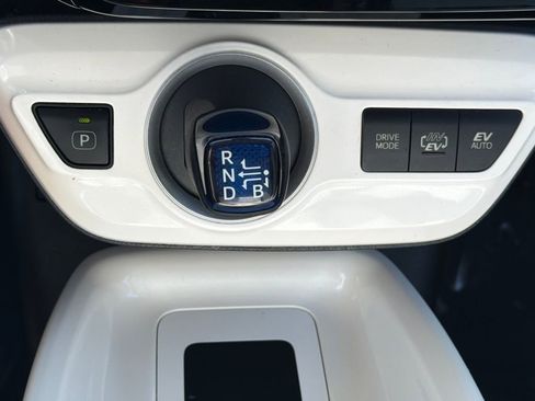 Used 2017 Toyota Prius Prime image 53