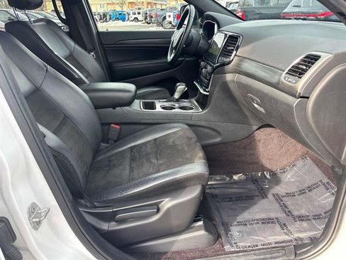 Certified 2019 Jeep Grand Cherokee Altitude image 16