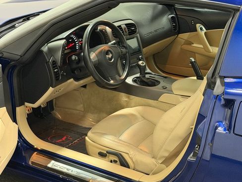 Used 2007 Chevrolet Corvette Coupe w/ Preferred Equipment Group RWD image 8