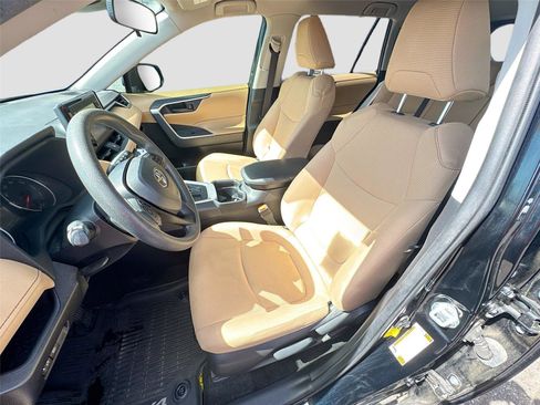 Used 2019 Toyota RAV4 LE image 15