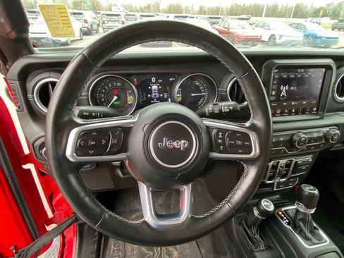 Used 2021 Jeep Wrangler Unlimited Sahara w/ Cold Weather Group image 13