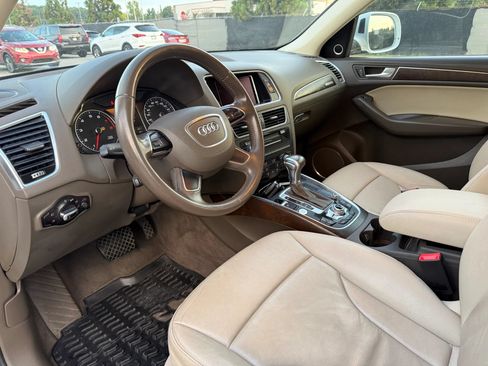 Used 2016 Audi Q5 2.0T Premium Plus w/ Technology Package AWD/4WD image 17