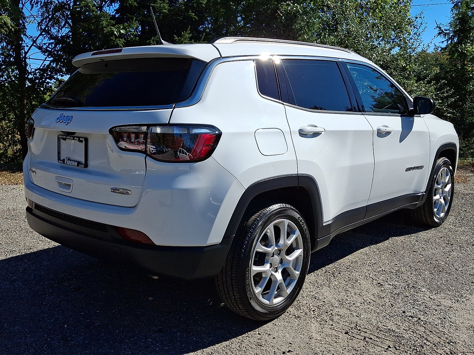 Certified 2024 Jeep Compass Latitude AWD/4WD image 6
