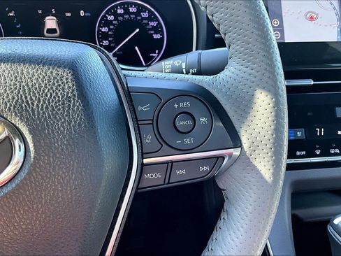 Used 2019 Toyota Avalon Limited FWD image 23
