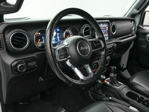 Used 2020 Jeep Wrangler Unlimited Sahara image 14