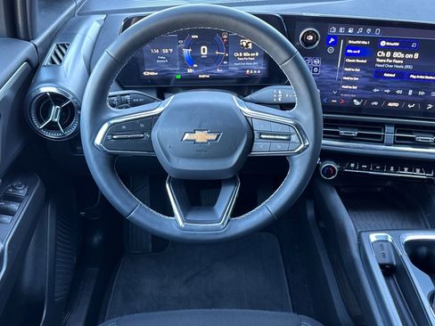 Used 2026 Chevrolet Equinox EV LT image 17