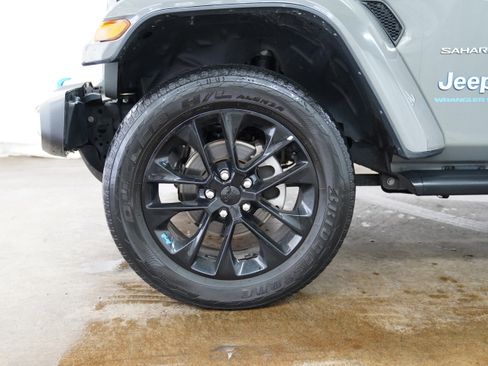 Used 2023 Jeep Wrangler Sahara image 15