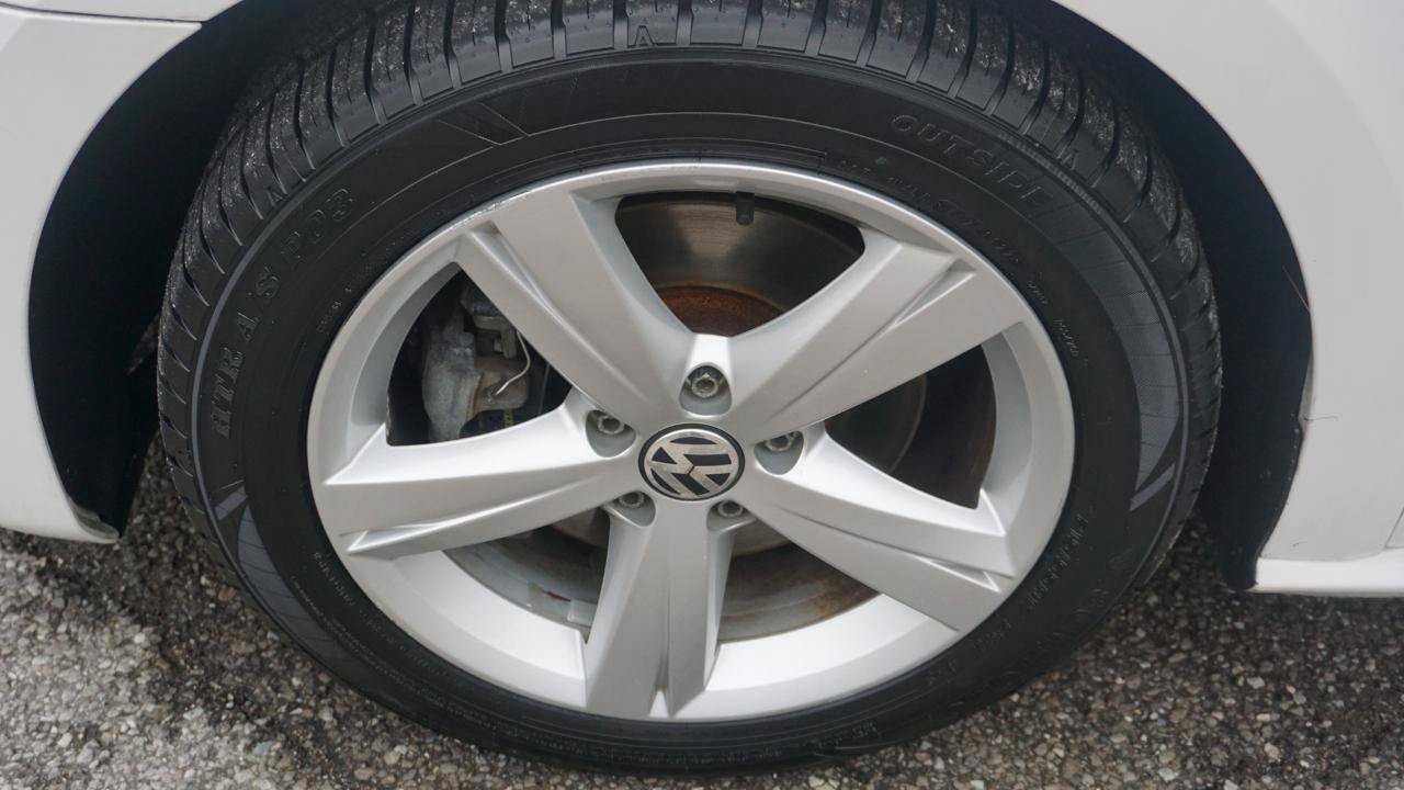 Used 2015 Volkswagen Passat 1.8T Limited Edition FWD image 18