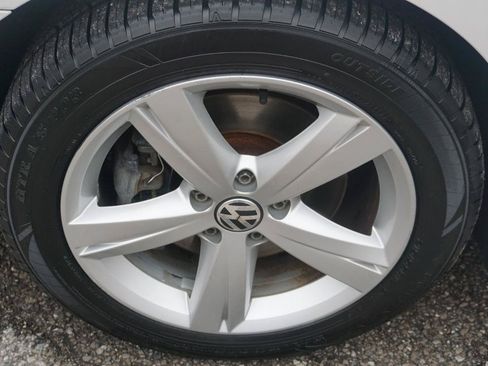 Used 2015 Volkswagen Passat 1.8T Limited Edition FWD image 18