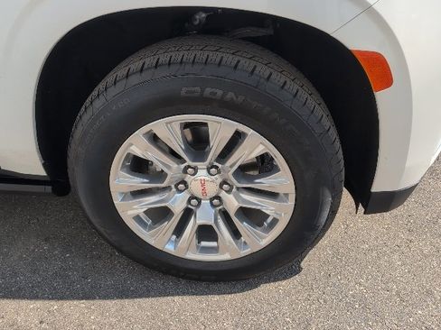 Used 2024 GMC Yukon Denali image 14