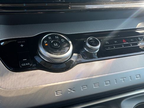 New 2025 Ford Expedition Max Active image 10