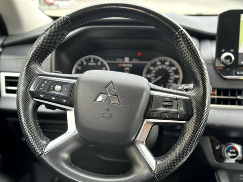 Used 2022 Mitsubishi Outlander SEL image 9