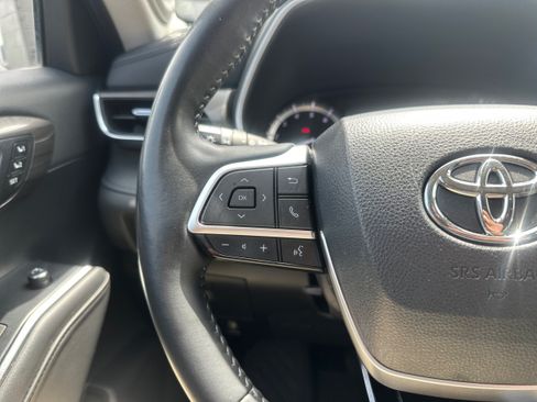 Used 2022 Toyota Highlander Limited AWD/4WD image 35