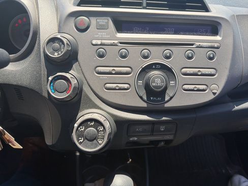 Used 2011 Honda Fit image 16
