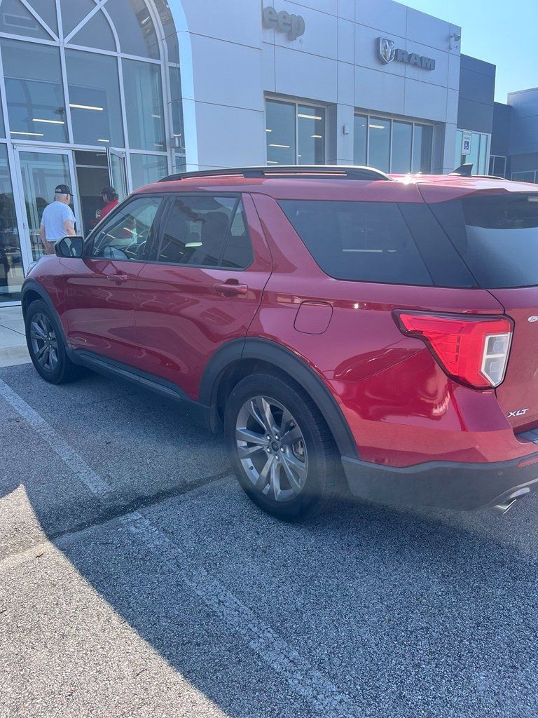 Used 2022 Ford Explorer XLT w/ Equipment Group 202A RWD image 15