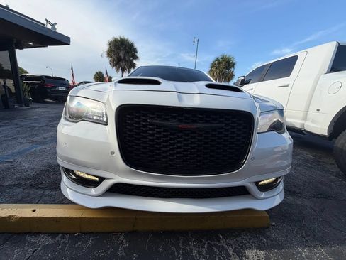 Used 2021 Chrysler 300 S w/ S Model Appearance Package RWD image 10