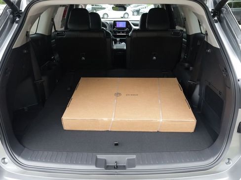 New 2026 Toyota Highlander XLE AWD/4WD image 16
