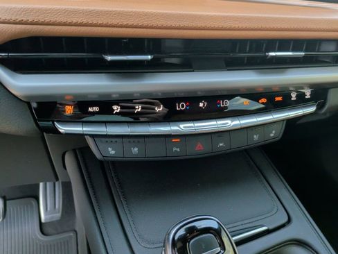 Used 2025 Cadillac XT4 Sport FWD image 30