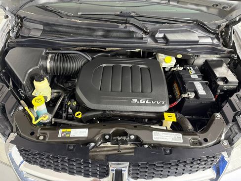 Used 2017 Dodge Grand Caravan SXT FWD image 21